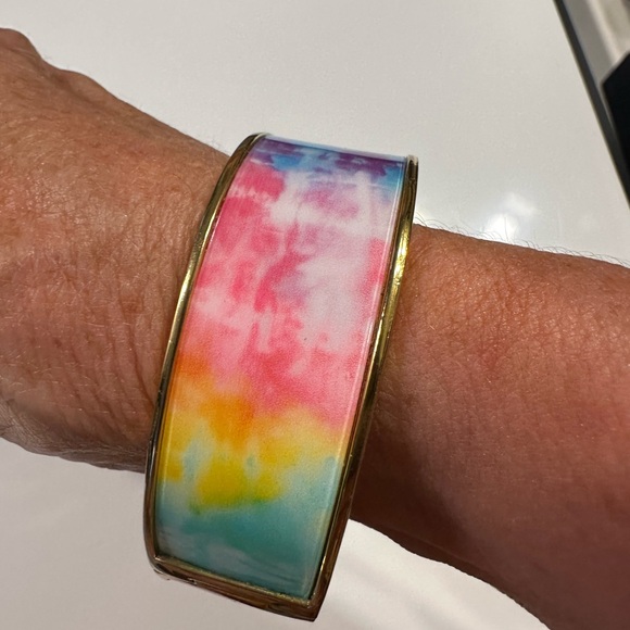 New Price ‼️ Kurt Geiger Eagle Head Tie Dye Hinged Bracelet 💝 - Picture 6 of 9